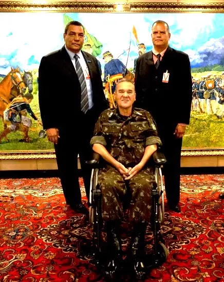 Diretoria — Visita ao Exército